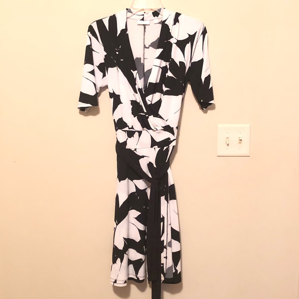 NY&Co: Black/White print dress w/ Wrap Tie